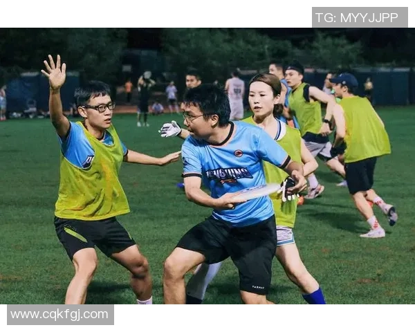 南京飞盘队在滑板精英赛中的拼搏历程与荣耀瞬间回顾